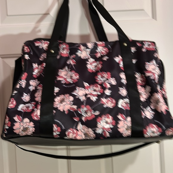 Juicy Couture Overnight / Duffle Bag  NWOT - Picture 5 of 9